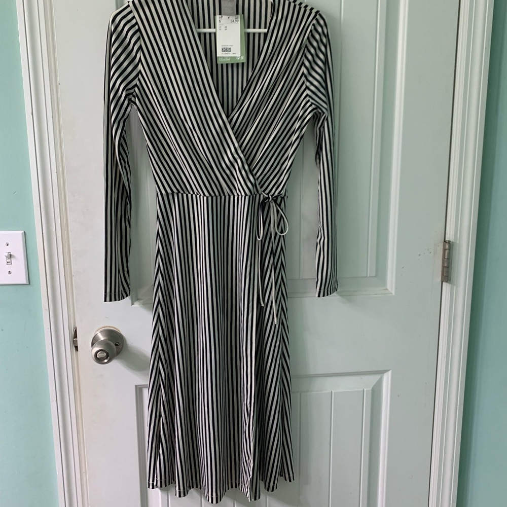 H&M dress with a closed slit